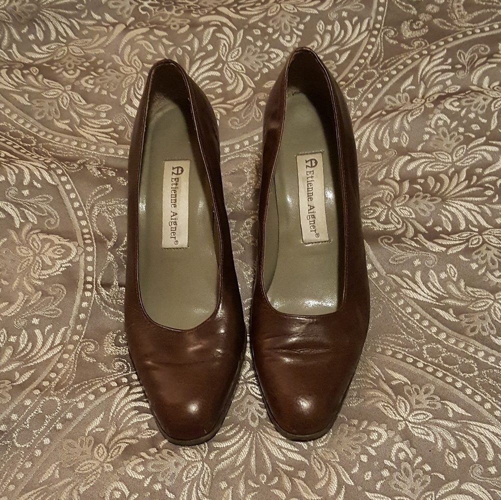 Brown Agner pumps